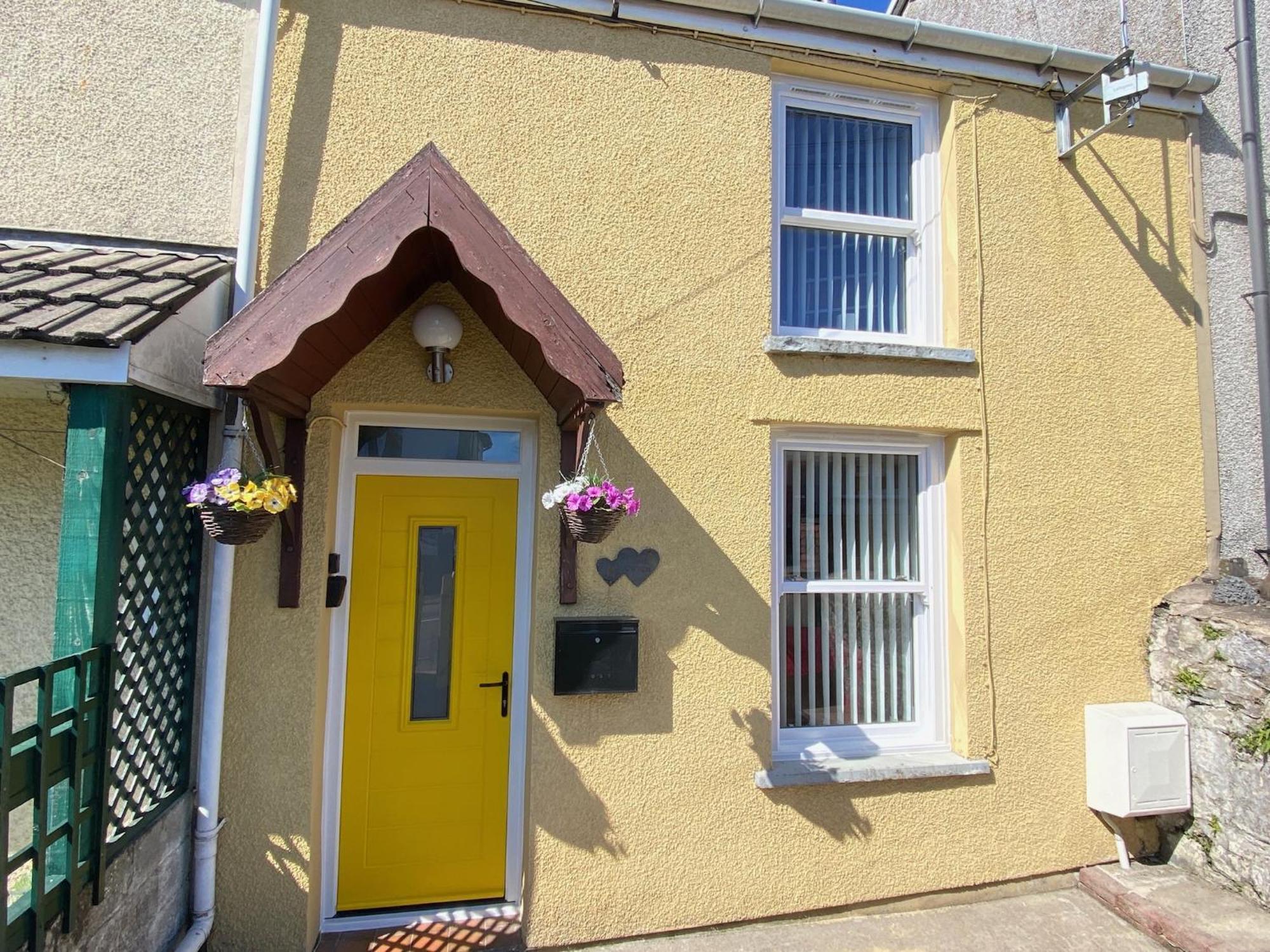 The Cwtch, Log Fire, Sleeps 6, Nr Zip World, Brecon And Bike Park Wales Villa Aberdare Ngoại thất bức ảnh