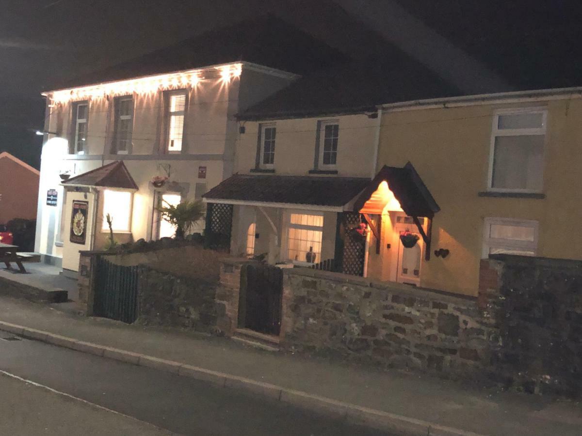 The Cwtch, Log Fire, Sleeps 6, Nr Zip World, Brecon And Bike Park Wales Villa Aberdare Ngoại thất bức ảnh